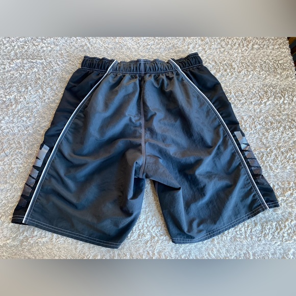Nike: Athletic Shorts - Picture 12 of 13